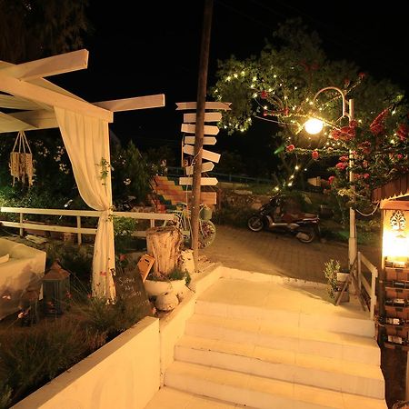 Fullmoon Rooms Cesme Кешме Экстерьер фото