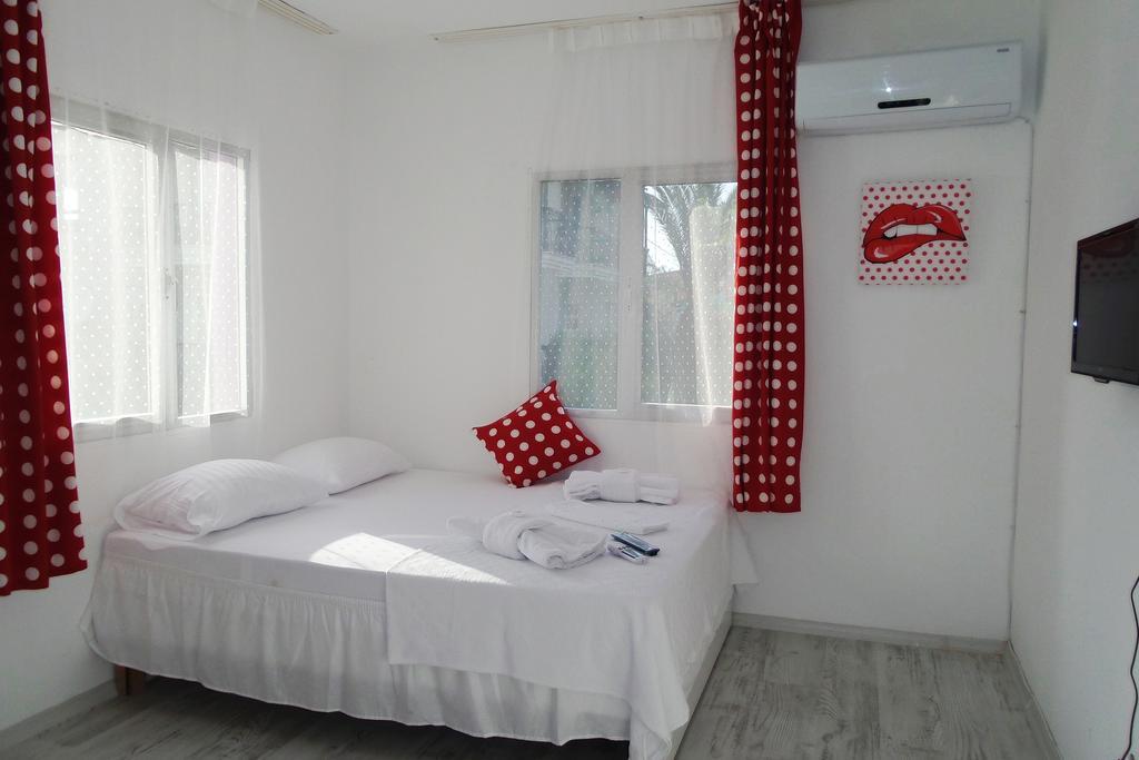 Fullmoon Rooms Cesme Кешме Экстерьер фото