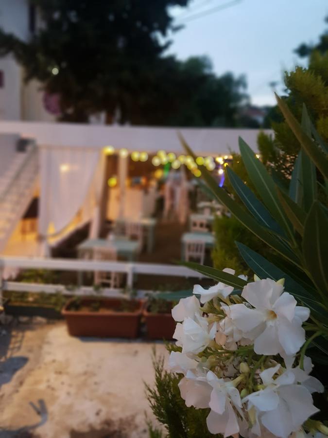 Fullmoon Rooms Cesme Кешме Экстерьер фото